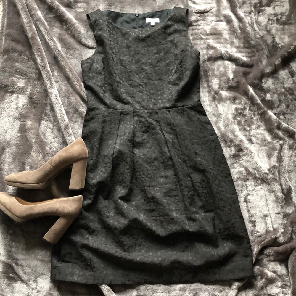 ⭐️ Barneys NY LBD in textured fabric EUC ⭐️